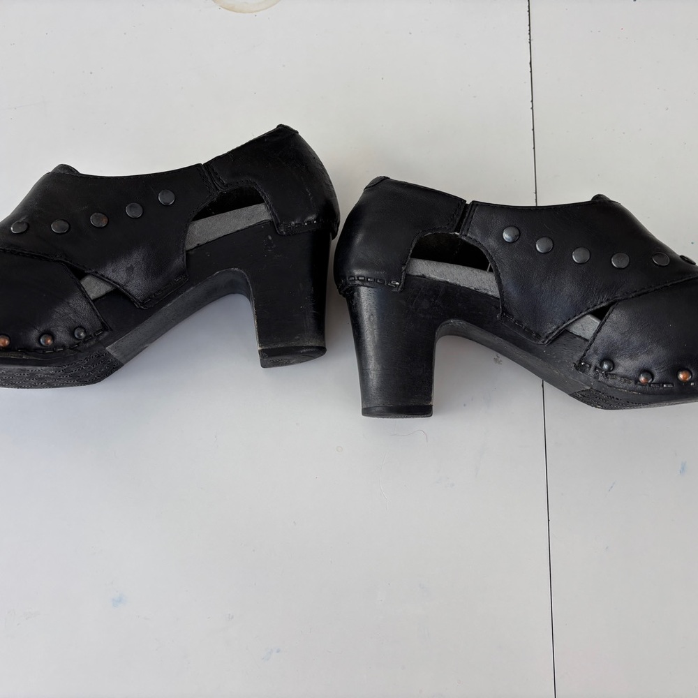 Dansko Black Women's Ryder Black studded Shoes - Picture 3 of 5